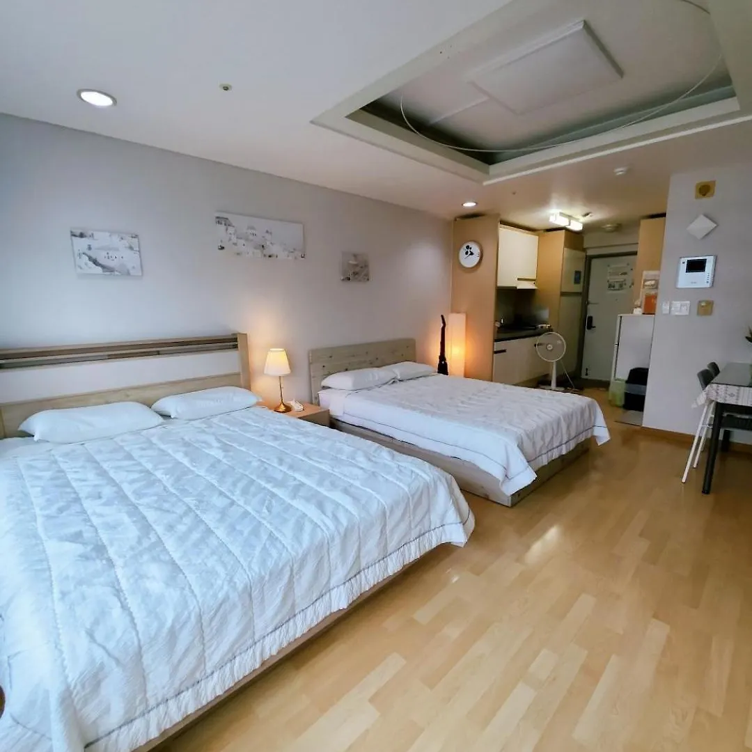 Hongdae Residence-2 1Min From Hongik Uni Station Exit #1 Seoul Südkorea